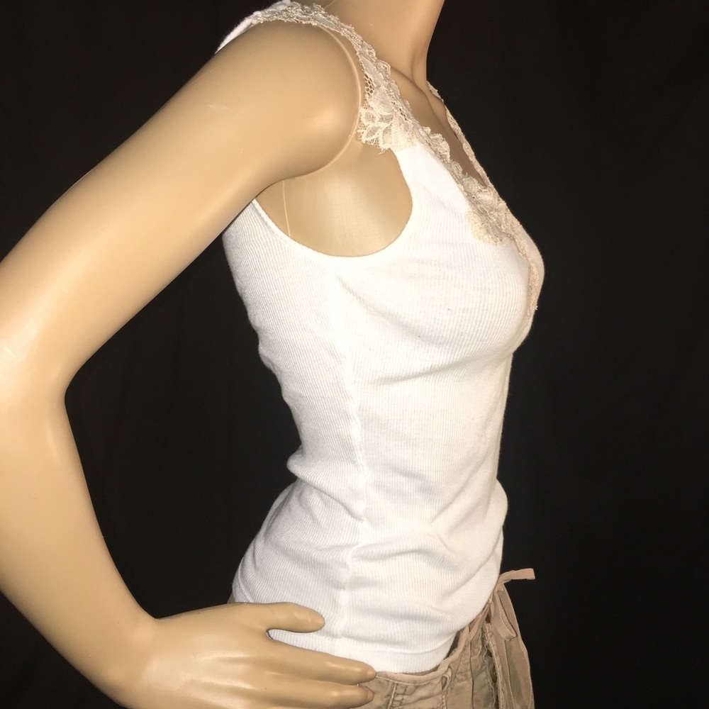 The Limited Ribbed Tank - Picture 3 of 7